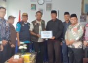 Kakankemenag Padang Edy Oktafiandi Salurkan Bantuan untuk Dua Ponpes