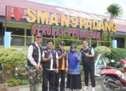 Menumbuhkan Harapan: Universitas Islam Sumatera Barat Bersihkan Lumpur Pascabencana di SMA Negeri 9 Padang