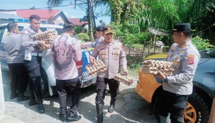 Kapolres Pasbar, AKBP Agung Tribawanto Salurkan Hasil Tiket Grasstrack Motorcross untuk Korban Bencana di Sasak dan Talamau