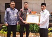 Kankemenag Padang Terima Penghargaan dari BSI