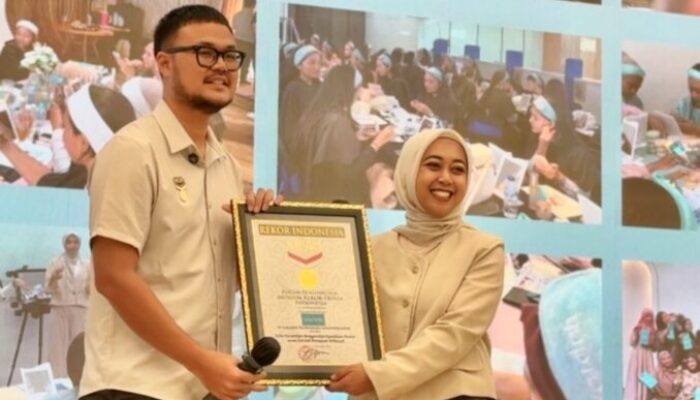 Wardah Inisiasi Rekor MURI dan Apresiasi 14.198 Ibu di Indonesia melalui Kelas Kecantikan Berbasis Wardah Beauty AI