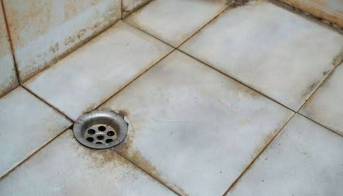 Tips Membersihkan Kerak pada Keramik