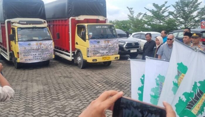 Wali Kota Amsakar Lepas Bantuan IKSB Batam untuk Korban Bencana di Sumbar