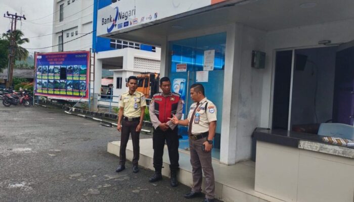 Tingkatkan Semangat Security, Kepala Cabang Bank Nagari Pasaman Berikan Contoh Pelayanan