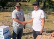 Anggota DPRD Sumbar Ridwan Dt. Tumbijo Kirim Bantuan ke Labuhan Lewat Jalur Laut