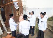 Zakat ASN Kemenag Pariaman Benahi Rumah Warga Kurang Mampu