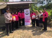 Bhayangkari Cabang Pasaman Gelar Jumat Berkah, Salurkan Sembako untuk Warga Kurang Mampu