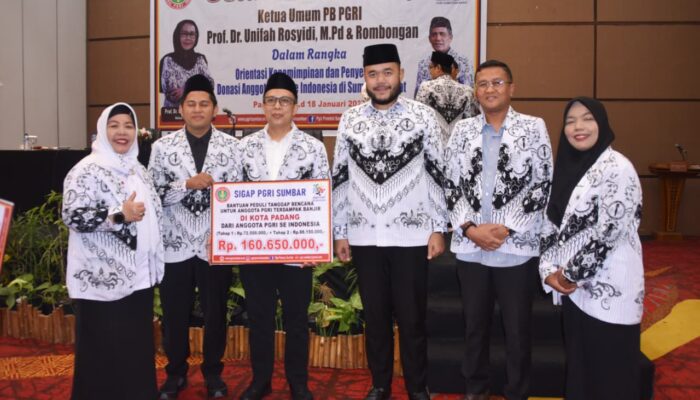 Pemko Padang Terima Donasi Kebencanaan dari PB PGRI