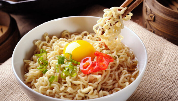 Efek Buruk Makan Mie Instan Berlebihan