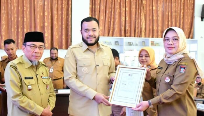 DPMPTSP Kota Padang Raih Predikat IKM Sangat Baik