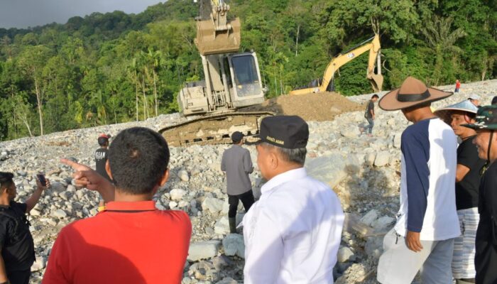 Benni Warlis Tinjau Infrastruktur Terdampak Bencana di Tanjung Raya