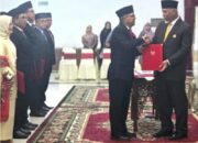 Al Amin Gantikan Posisi Syefdinon di Bapenda,  Gubernur Sumbar Lantik Enam Pejabat Baru
