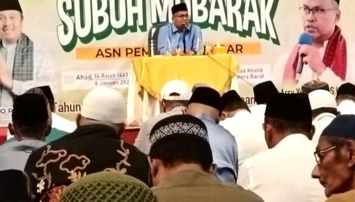 Subuh Mubarak di Awal Tahun 2026, Sekda Sumbar Ajak ASN Perbaiki Niat dan Bangkitkan Semangat