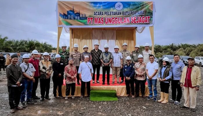 Perkuat Pembangunan Ekonomi Daerah, Bupati Khairunas Resmikan Pembangunan PKS di Solok Selatan