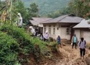 Di Tengah Isolasi dan Lumpur Longsor, Semangat Belajar Guru–Siswa Ngalau Gadang Tak Pernah Padam