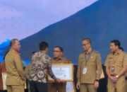 Gubernur Sumbar Raih Upakarya Wanua Nugraha dari Pemerintah Pusat