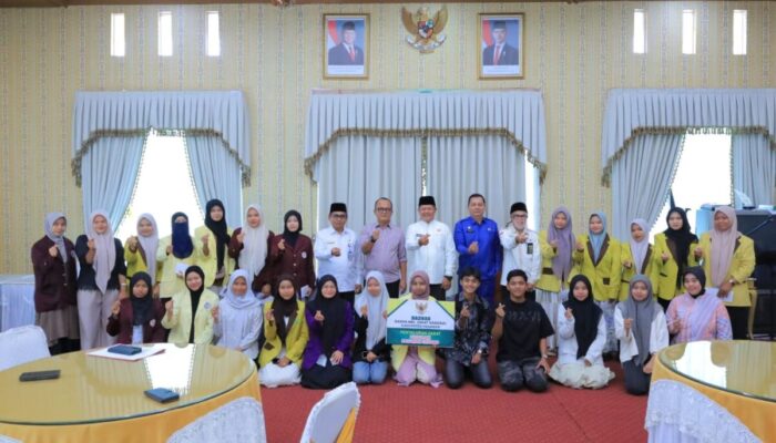426 Mahasiswa Pasaman Terima Beasiswa Program Pasaman Cerdas