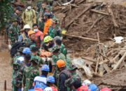 Operasi Hari Keenam Pencarian, Tim SAR Gabungan Evakuasi 3 Korban Longsor di Bandung Barat