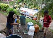 Semen Padang Peduli Salurkan Air Bersih, Warga Salareh Aia Timur Sampaikan Rasa Syukur