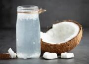 5 Kelompok Orang yang Dianjurkan Tak Minum Air Kelapa