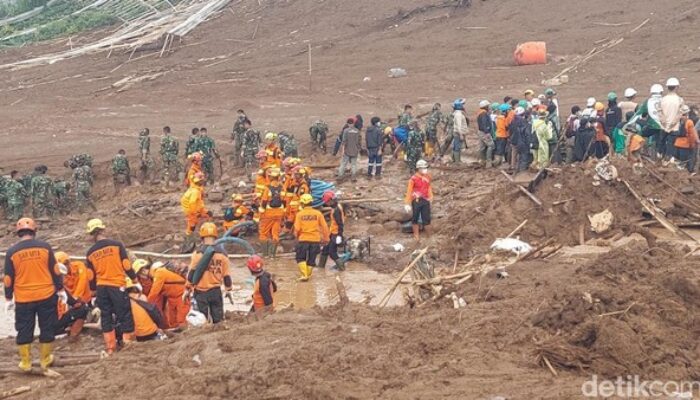 Tim SAR Evakuasi 47 Jenazah Korban Longsor Cisarua