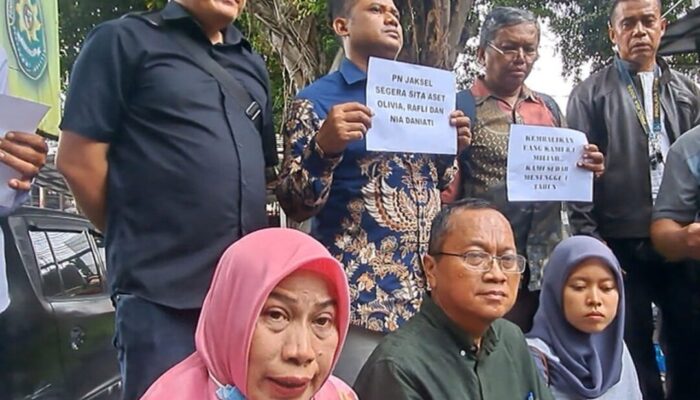 Ratusan Korban Kasus CPNS Bodong Anak Nia Daniaty Tagih Rp8,1 miliar