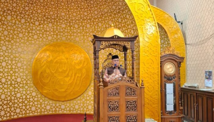 Bupati Pasbar Laksanakan Tarawih Perdana, Ajak Warga Perkuat Ibadah dan Persatuan