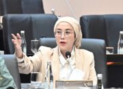 Kesejahteraan Guru di Daerah Jauh dari Standar Layak