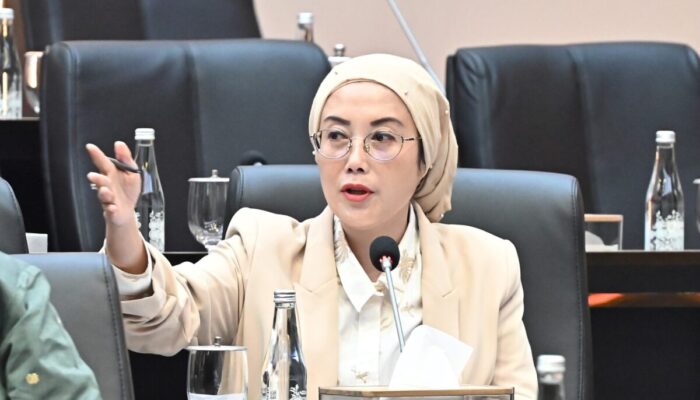 Kesejahteraan Guru di Daerah Jauh dari Standar Layak