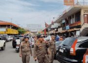Tim Gabungan Lakukan Penataan kawasan Selasar Pasar Raya Padang