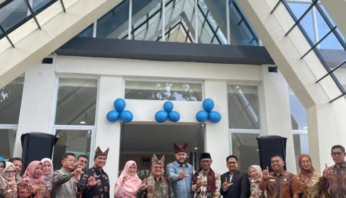 Resmikan Perpustakaan Umum, Pemko Padang Dorong Peningkatan Literasi Masyarakat