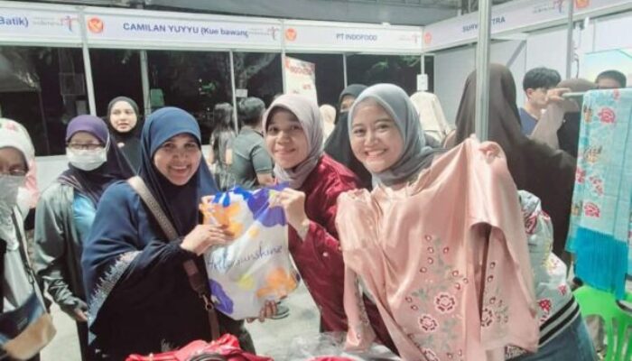 Dekranasda Padang Panjang Sukses Bawa UMKM ke Festival Yala di Thailand