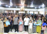 1.500 Warga Kota Pariaman Terima Bantuan Sembako dari Andre Rosiade