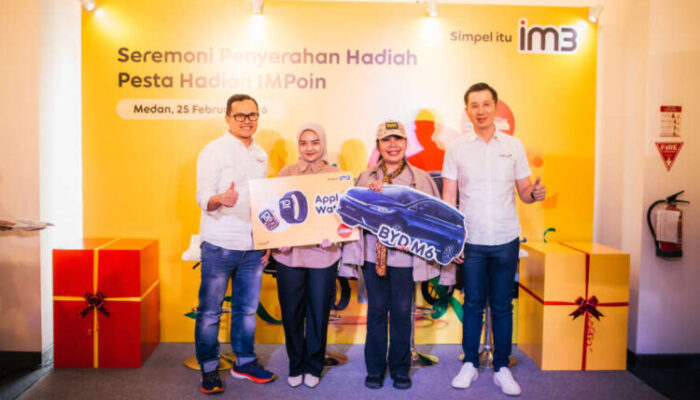 IM3 Antar Langsung Grand Prize BYD M6 untuk Pemenang IMPoin Pesta Hadiah 2025 di Medan
