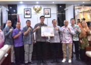 Songket Silungkang Terima Piagam Penetapan KBKI