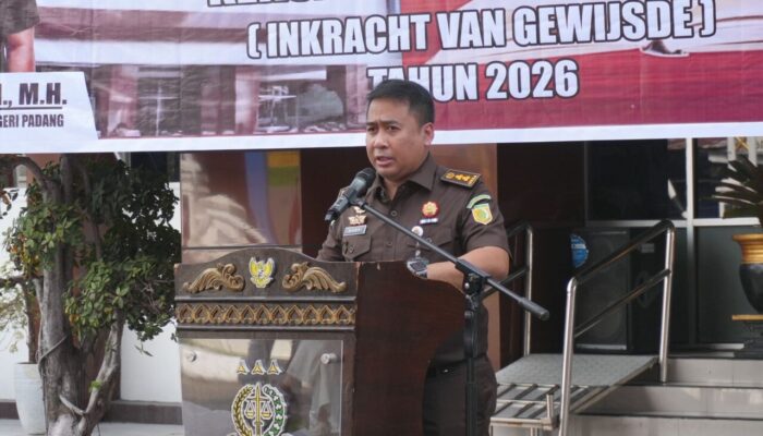 Didominasi Narkotika, Kejari Padang Musnahkan Barang Bukti