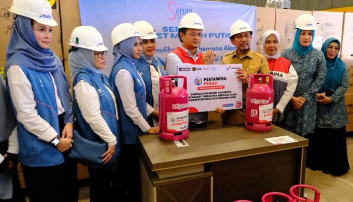 Pertamina dan SERUNI Serahkan Bantuan Sarana Air Bersih dan 1.577 Tabung Bright Gas bagi Warga Terdampak Bencana di Kabupaten Pidie Jaya