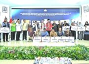 Menaker Salurkan Bantuan Rp30,3 Miliar untuk Korban Bencana Sumbar