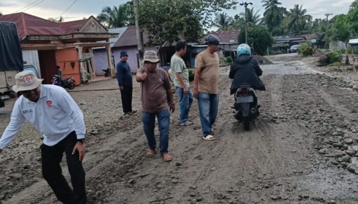 Akses Jalan Simpang Tiga Alin-Paraman Ampalu Kembali Mulus, Masyarakat Apresiasi Sinergi Anggota DPRD, Sulaiman, Pengusaha dan Perantau