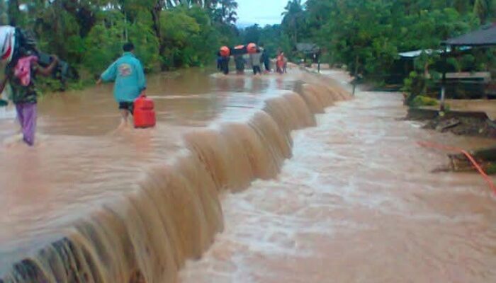 Gorong-gorong Jalan Nasional Tak Mampu Tampung Debit Air, Ranah Pesisir Langganan Banjir