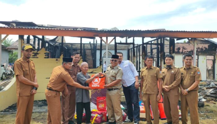 Bupati Yulianto Tinjau Korban Kebakaran di Nagari Lingkungan Aua