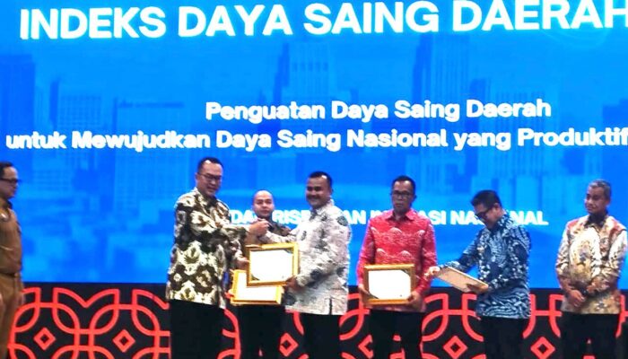 Indeks Daya Saing Daerah Kota Padang 2025 Raih Penghargaan BRIN