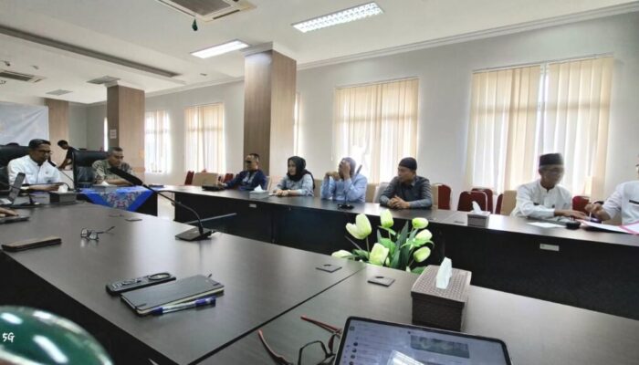 Diskusi Menanti Iftar, METI–ESDM Sumbar Bahas Masa Depan Energi Hijau Sumbar