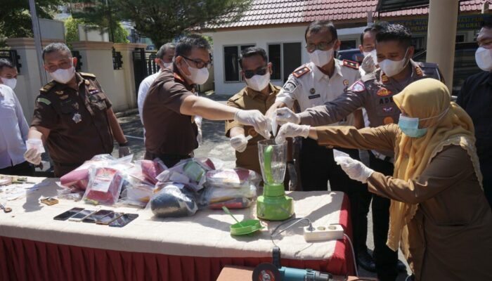 Kejari Pessel Musnahkan Barang Bukti 23 Perkara