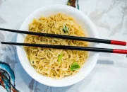 Tips Konsumsi Mi Instan Kuah Aman dengan Dimodifikasi