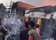 Kebakaran Hanguskan 12 Ruko di Pasar Sore Simpang Lagan, Kerugian Ditaksir Rp5 Miliar