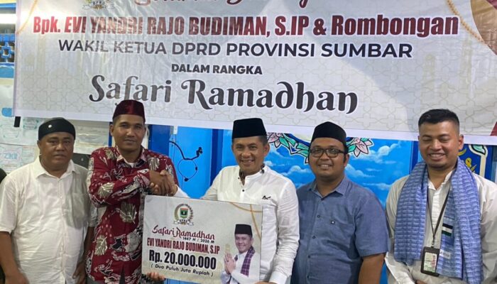 Wakil Ketua DPRD Sumbar Serahkan Bantuan Rp20 Juta untuk Musala Nur Ishlah