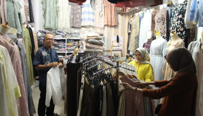 H-7 Lebaran, Aktivitas Perdagangan di Pasar Pusat Padang Panjang Meningkat