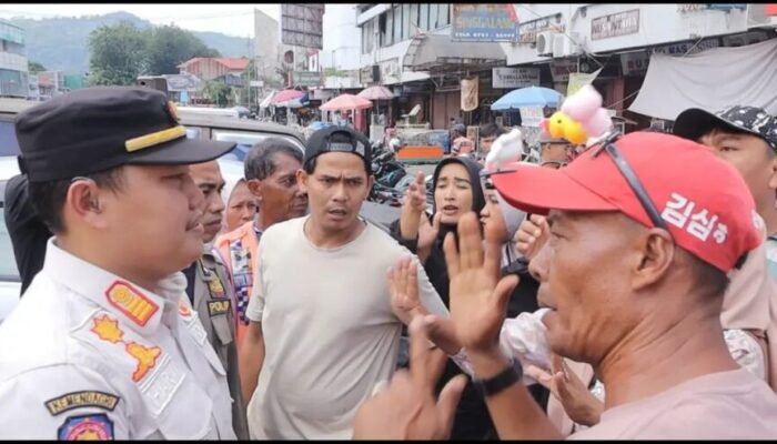 Jelang Lebaran, Satpol PP Lakukan Pengawasan di Pasar Raya Padang