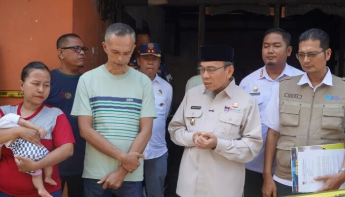 Diserahkan Wawako, Korban Kebakaran di Lubuk Buaya Terima Bantuan Rp15 Juta